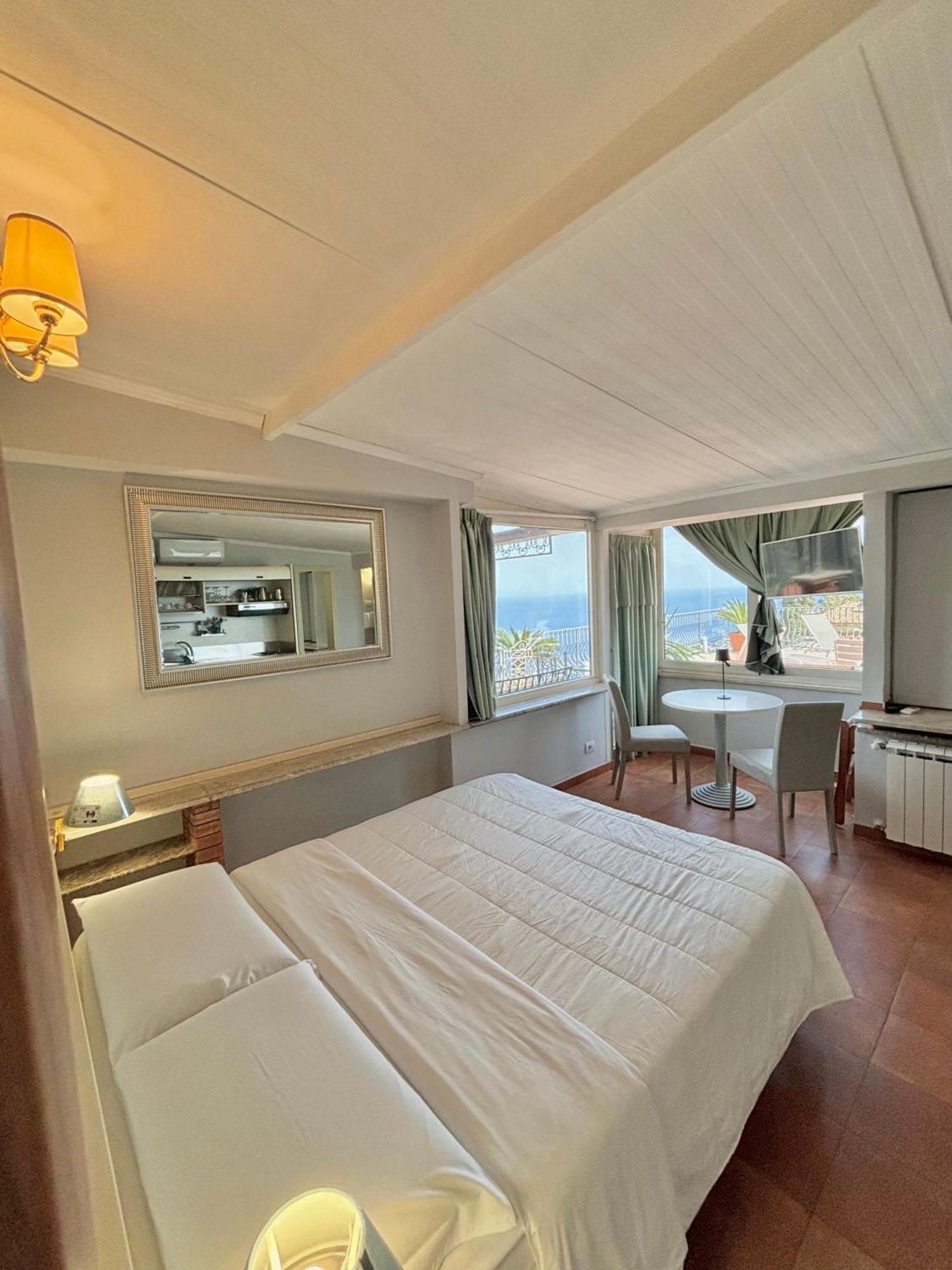 Villa Athena Таормина Екстериор снимка